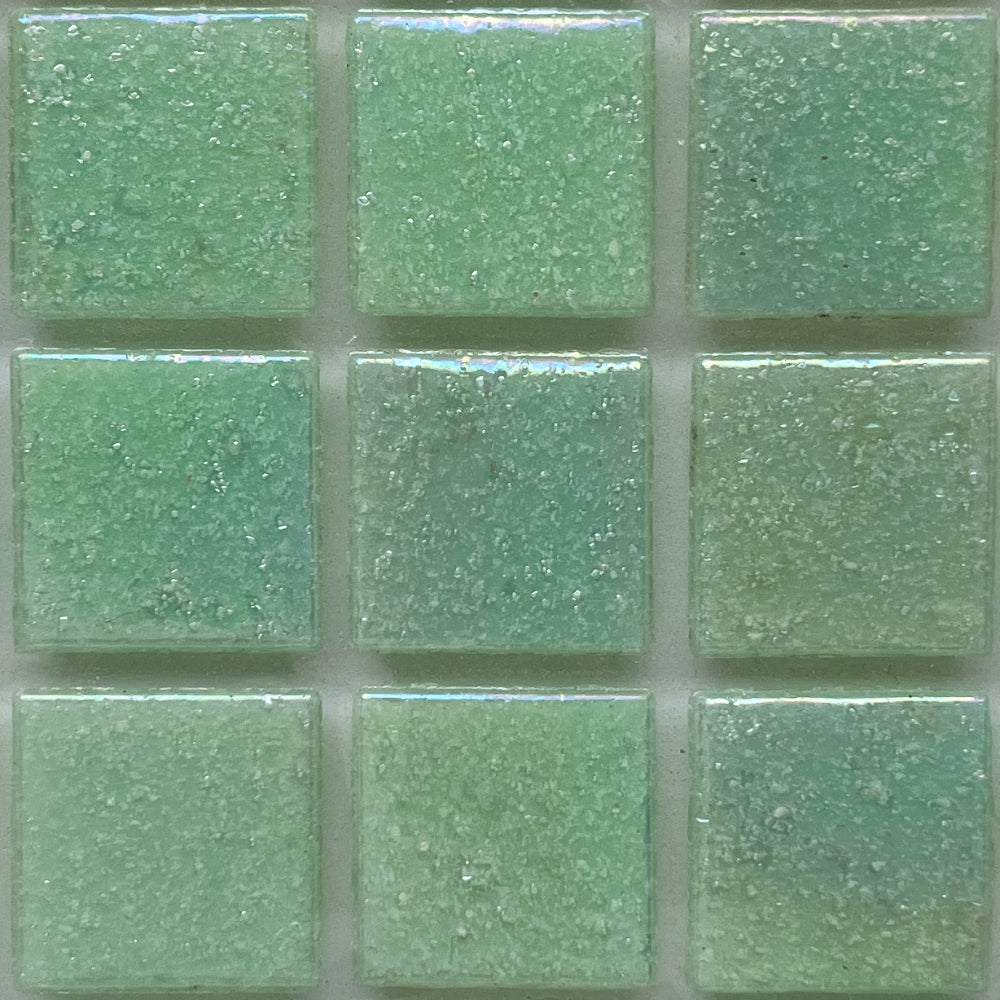 Mosaico di vetro iridescente 20mm verde germoglio