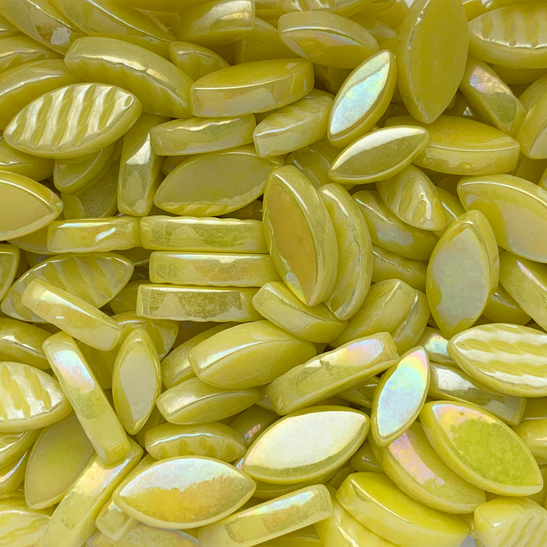 Ottoman Petali di Fiore Madreperla Giallo