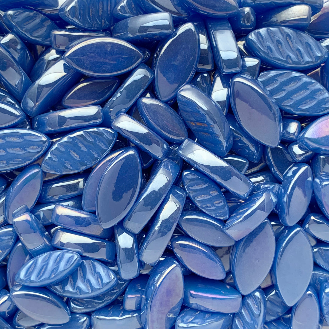 Ottoman Petali Madreperla Blu